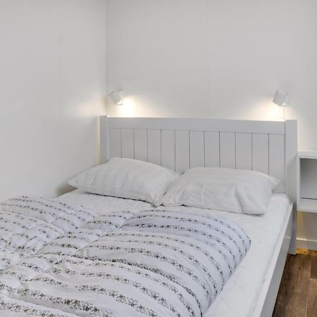2 Bedroom Nice Apartment In Vaeggerlose Bøtø By Kültér fotó