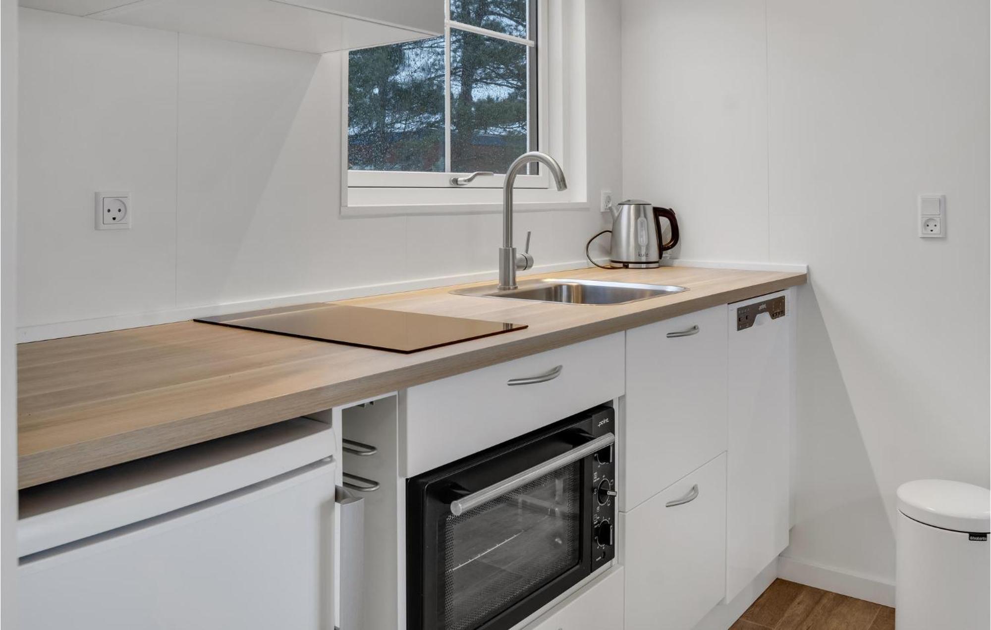 2 Bedroom Nice Apartment In Vaeggerlose Bøtø By Kültér fotó